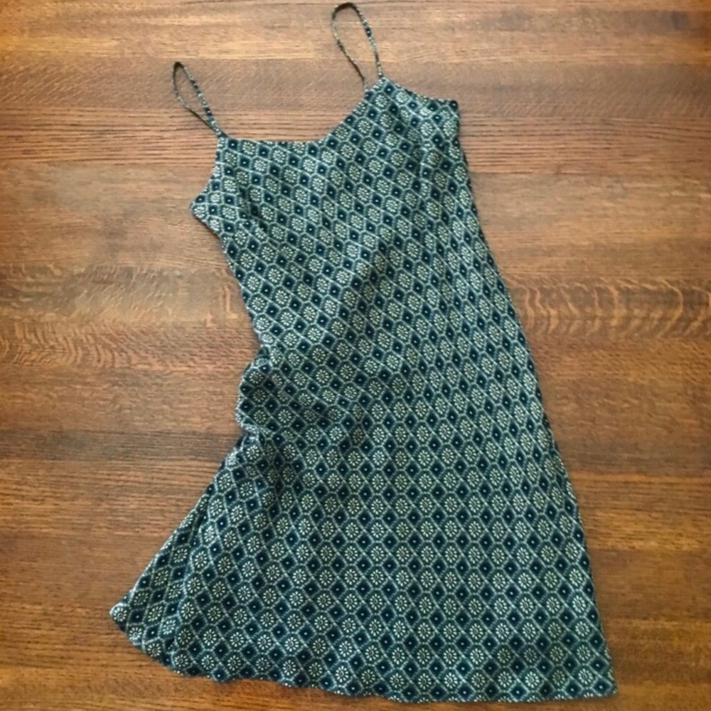 GIFTED TO Vivienne (helper)
Ann Taylor | Light Weight Sundress - Picture 4 of 9